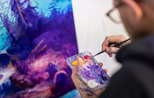 På bild: Petter NilssonKonstBunkern. Ett gäng konstnärer som alla är baserade i Örebro. Har ateljéer och ett Galleri i lokaler på kyrkogatan 13. Inom gruppen har vi rötter i allt från streetart och graffiti till måleri, teckning och skulptur. Alla har sitt egna, unika uttryck och vi är en grupp med stor bredd.